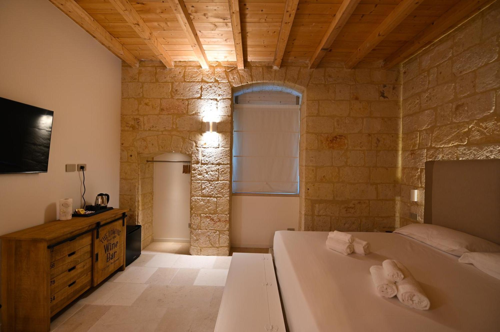 Palazzo Momi Panzió Bari Kültér fotó
